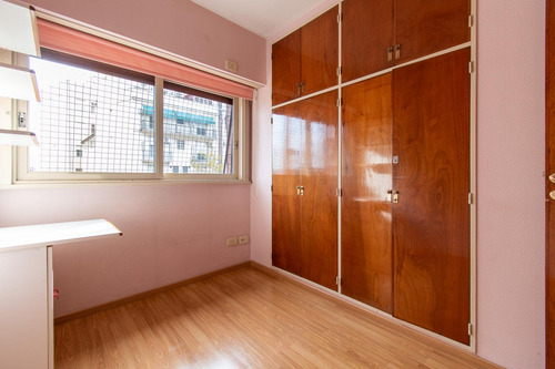 Departamento 4 Amb En Venta En Av. Montes De Oca Al 1100 Barracas Caba