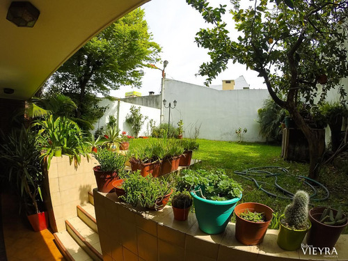 Imagen 17 de 30 de Casa En Venta En Versalles (6 Ambientes, 3 Cocheras, Cuzco Al 600)