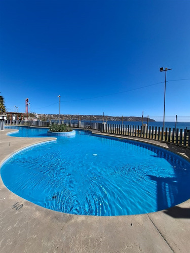 Departamento En Venta De 2 Dorm. Vista Al Mar La Herradura