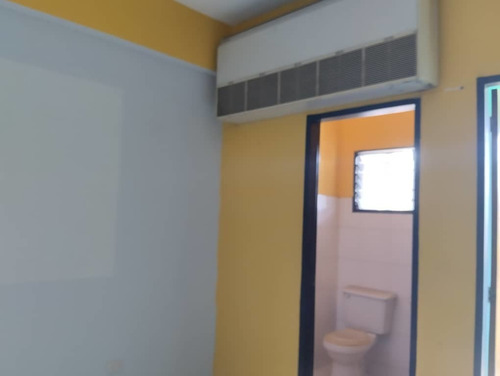 Imagen 6 de 10 de Oficina En Naguanagua Centro Comercial Dinastia Lr