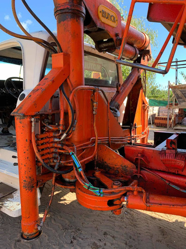 Dodge 800 Volcador Con Hidrogua
