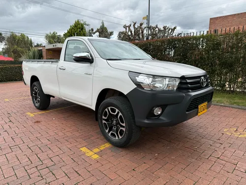 Toyota Hilux 2.7cc Mt 2022