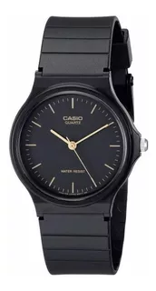 Reloj de pulsera Casio Collection MQ-24 de cuerpo color negro, analógico, fondo negro, con correa de resina color negro, agujas color dorado, dial dorado, minutero/segundero dorado, bisel color negro