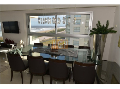 Apartamento En Brava, 3 Dormitorios - Ref: 10113