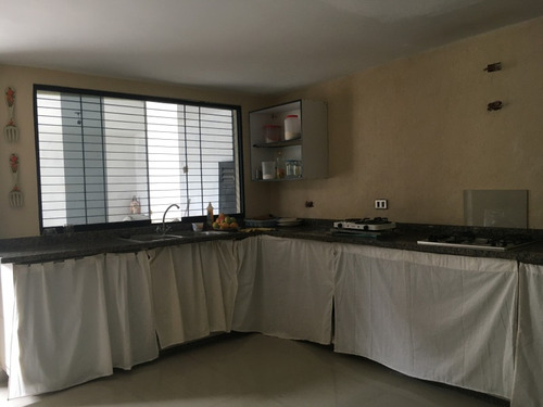 Imagen 5 de 9 de Townhouse En Venta Urb Monteserino Cod 450991