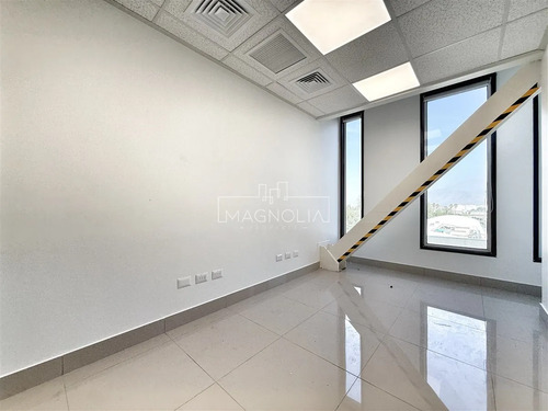 Arriendo De 9 Oficinas En Aeropuerto Amb De Santiago.