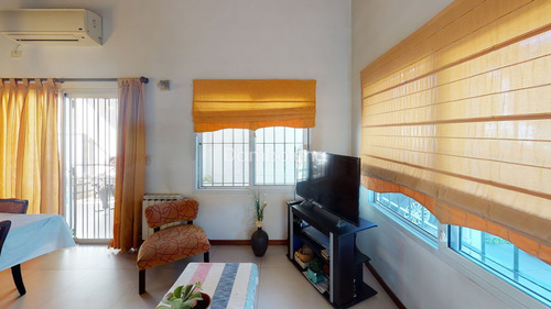 Casa Chalet En Venta O Permuta Ubicado En Francisco Álvarez, Moreno, G.b.a. Zona Oeste