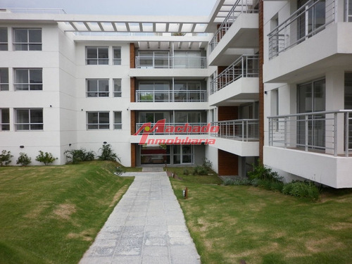 Imagen 13 de 17 de Apartamento En Venta De Dos Dormitorios En Punta Del Este
