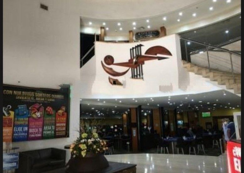 Venta De Lujoso Local Comercial En Porlamar Isla De Margarita. (f.r)
