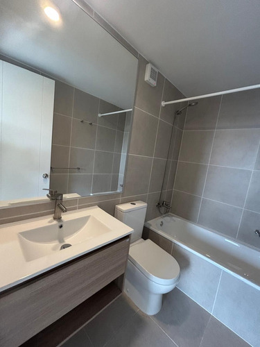 Arriendo Depto. Nuevo De 2d2b Semi Amoblado En Recoleta Metr