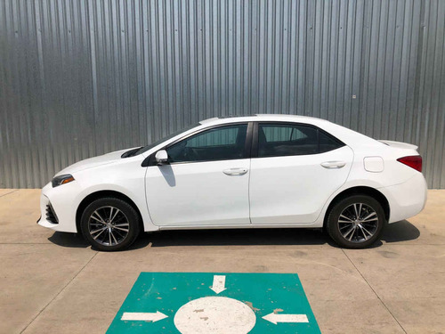 Imagen 2 de 15 de Toyota Corolla 2017 4p Se L4/1.8 Man