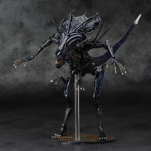 Figura de acción Alien Queen Sci-Fi Revoltech de Kaiyodo