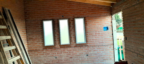 Cómodo Monoambiente Estilo Chalet - A Construir, En Ladrillos Y Hormigón - No Son Prefabricadas