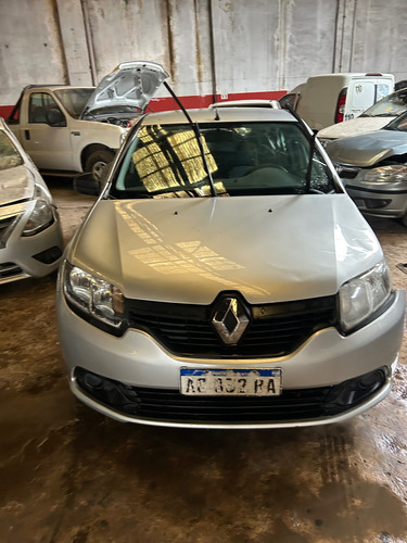 Renault Nuevo Logan 1.64 Puertas 2018 Chocado Parte Trasera