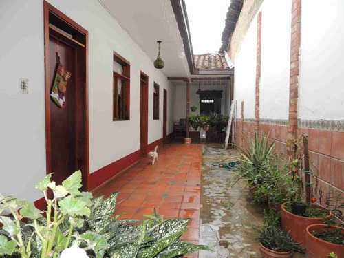 Venta-permuta /espectacular Casa Palmira - Barrio Colombina