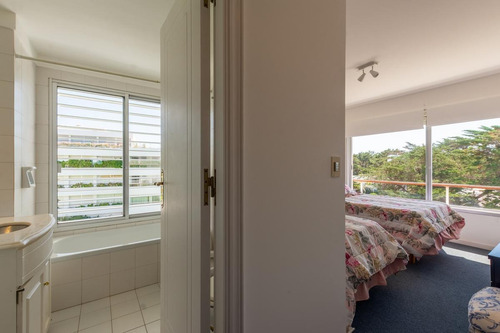 Imagen 25 de 30 de Apartamento Venta 3 Dormitorios Mas Dependencia Rincón Del Indio Punta Del Este Vista Al Mar