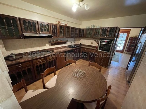 Imagen 3 de 21 de Casa En Venta En La Trinidad 22-19073 Angela Sánchez 04141417214