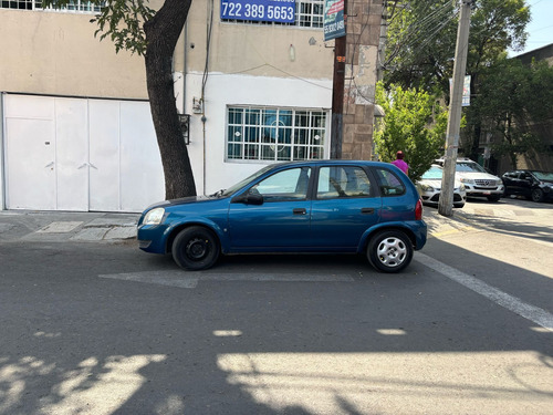 Chevrolet Chevy Color Azul Hatchback De 5 Puertas.