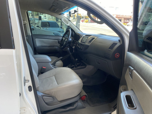 Imagem 9 de 11 de Hilux Cd D4-d 4x4 3.0 Tdi Dies. Mec.