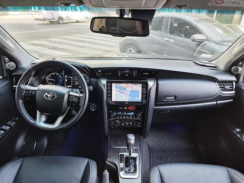 Imagen 18 de 20 de Toyota Sw4 2021 Srx 4x4 At 7 Asientos Hilux Abasto Motors