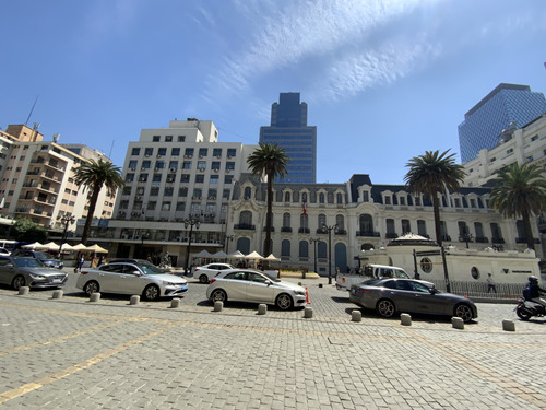 Oficina En Venta Frente A Teatro Municipal De Stgo. !!!