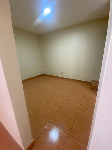 Alquilo Mini Depa ( Inlcuye Servicios) X Alt. C 3 De La Av. La Molina X Atento Peru