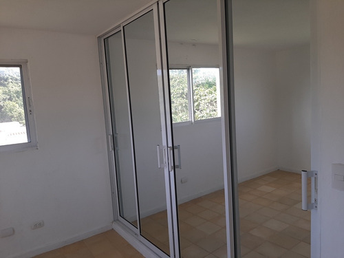 Imagen 2 de 8 de Apartamento 3 Habitaciones En Costambar