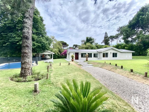 Casa En Alquiler De 4 Dormitorios En Playa Mansa , Punta Del Este , Maldonado 