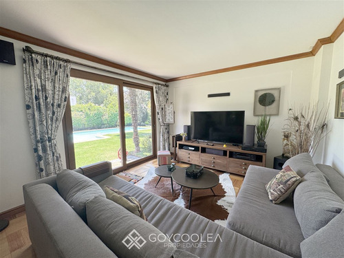 Casa En Arriendo De 5 Dorm. En Las Condes