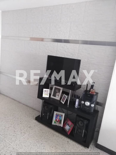 Imagen 26 de 30 de Venta De Casa En Los Cortijos De Sarria Calle La Veguita Cerca Del Teleferico