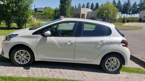 Peugeot 208 Allure Tiptronic