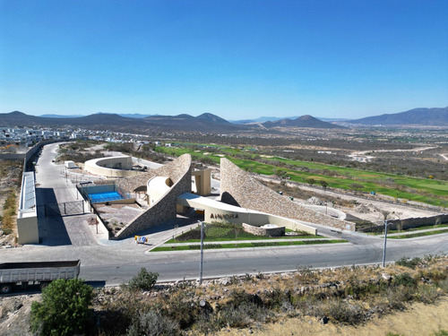 Terreno De 718m² Colindante A Campo De Golf, Clúster De Solo 38 Lotes, Zibatá, Qro. Am