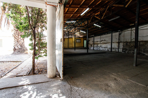 Gran Casa Comercial // Providencia (79669)