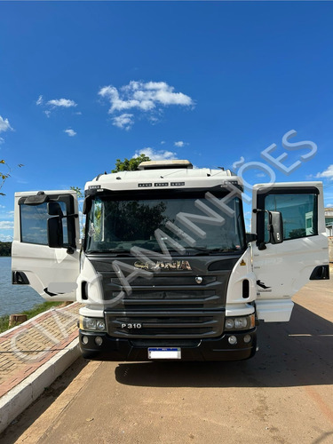 Scania P310 Ano 2014 8x2 Carroceria 9m