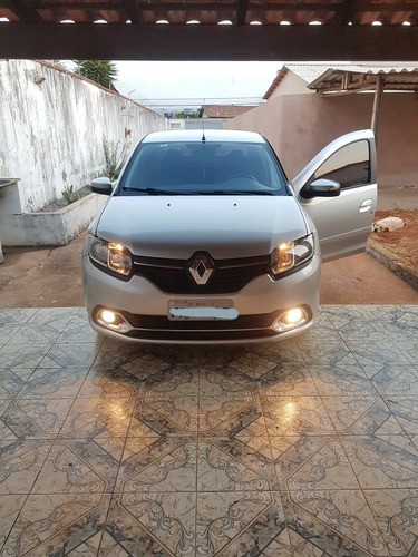 Renault Logan 1.6 Dynamique Hi-power 4p 2016
