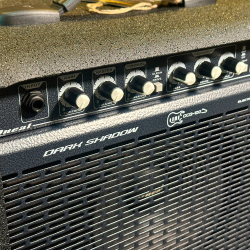 Amplificador Oneal Para Guitarra Ocg100 Dark Shadow 08 30w