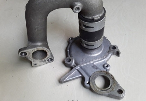 Imagen 3 de 3 de Toma De Agua Toyota Corolla 1.8 7a Fe