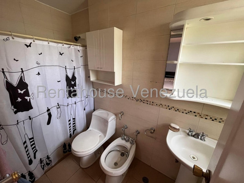 Amplio Apartamento En Venta, Urb. Los Caobos