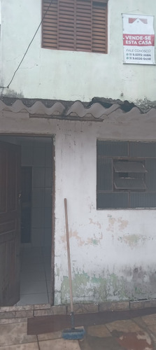 Terreno Com Uma Casa De 4 Cômodos E Um Sobrado De 3 Comodos