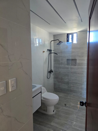 Se Vende Excelente Apartamento En Reparto Los 3 Ojos