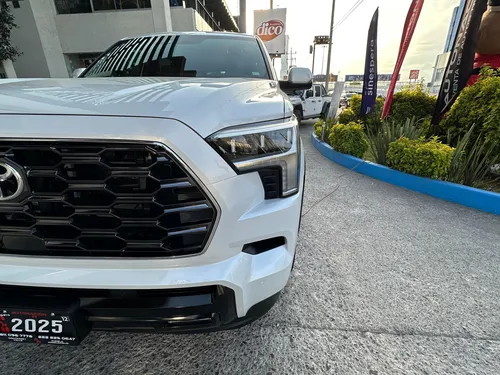 Toyota Sequoia PLATINUM BLANCA 2025