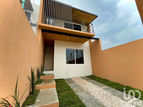 Venta Casa 3 Ambientes Santa Elena