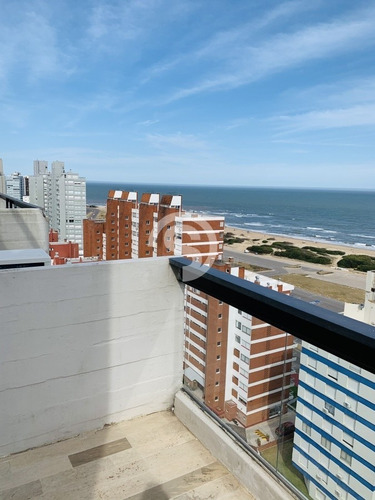 Apartamento En Venta, Primera Línea, Punta Del Este- Ref: 4474