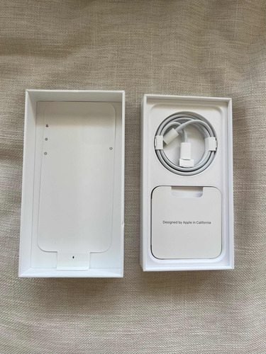 iPhone 12, White, 64gb (Usado)