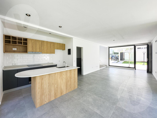 Dúplex En Venta - Canning, Bosques De Champagnat