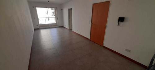 Imagen 7 de 9 de Monoambiente Con Balcón En Excelente Estad
