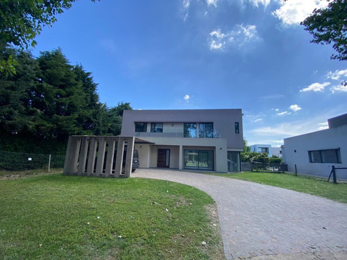 Casa En Venta, 5 Ambientes - Los Naranjos, Esteban Echeverría