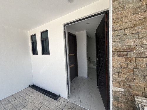 Casa Nueva En Renta En Coto Albazur En Santa Anita, Tlajomulco De Zuñiga.