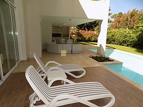 Imagen 5 de 24 de Venta De Casa De 4 Dormitorios En Boulevard Park