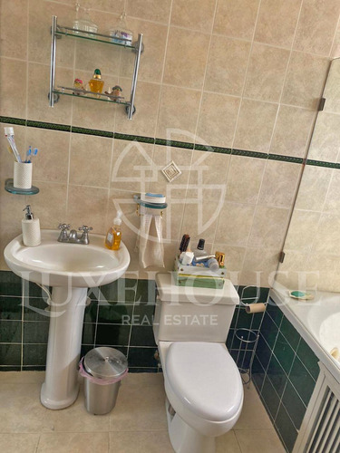 Imagen 12 de 15 de Penthouse De 250 Mtrs Con Jacuzzi. Revestido En Caoba En Sala, Estar, Comedor Y Habitación Principal. Con Excelente Ubicación Cerca De Supermercados, Ferreterías, En La Moraleja (eaa-003)